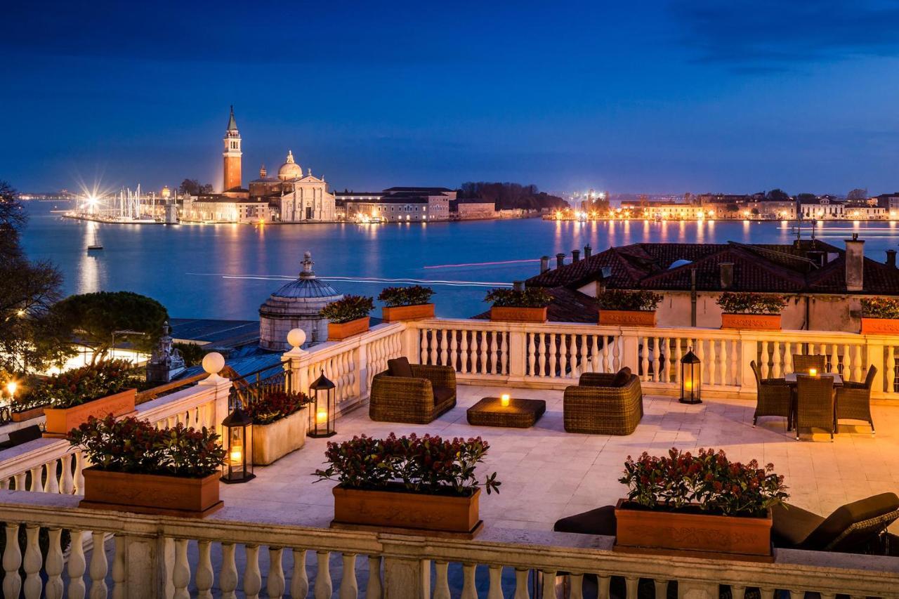 Baglioni Hotel Luna - The Leading Hotels Of The World Veneţia Exterior foto The view from the hotel's rooftop