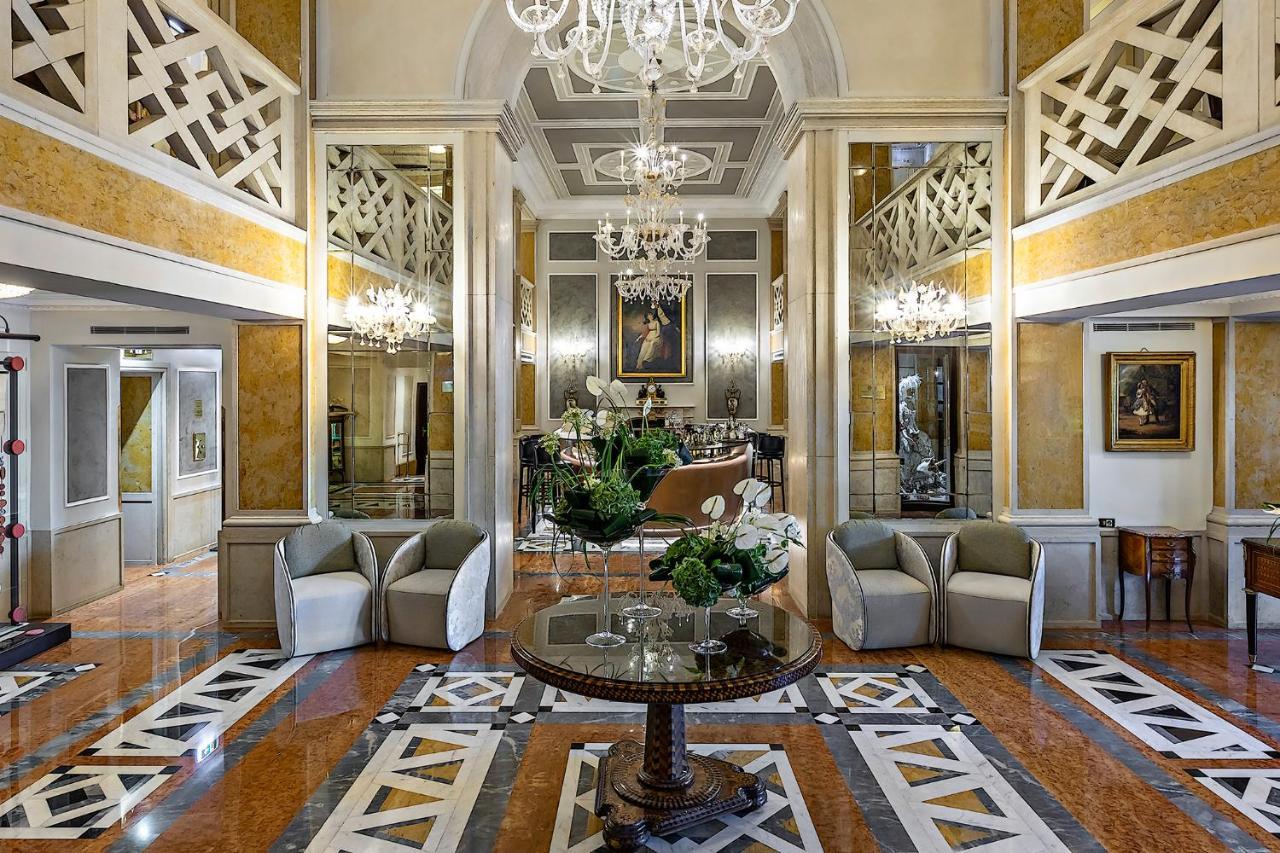 Baglioni Hotel Luna - The Leading Hotels Of The World Veneţia Exterior foto The lobby of the hotel